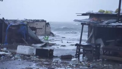 Ураганът Берил  връхлетя мексиканския полуостров Юкатан близо до курортния град