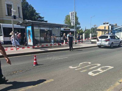 Районът пред автобусната спирка на Автогара Юг в Бургас е