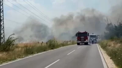 Огнен ад и край Пловдив: 15 вили са изпепелени в село Отец Паисиево, евакуирани са хора