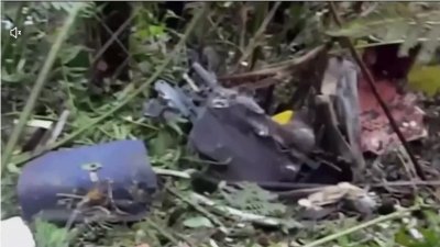 Катастрофира пътнически самолет на Газпром, загинали са трима 