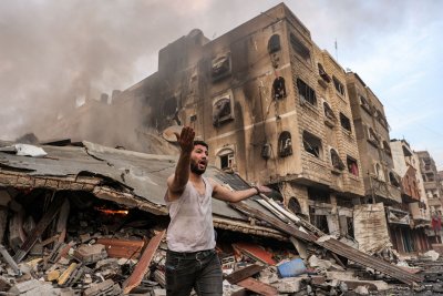 Продължават израелските удари в Централна Газа и боевете в Рафах