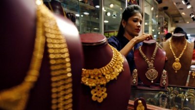 Индия намали вносното мито на златото и среброто, за да се бори с контрабандата