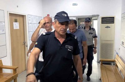 Пловдивските лекари, източвали Здравната каса, остават в ареста