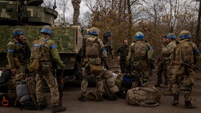 Водят се ожесточени боеве около Покровск в Украйна