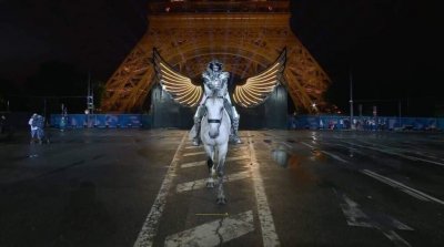 Видяха конник на апокалипсиса в Париж. Не го виждат, че вършее в Украйна