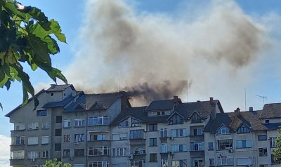 Апартамент с 4 деца пламна в Бургас 