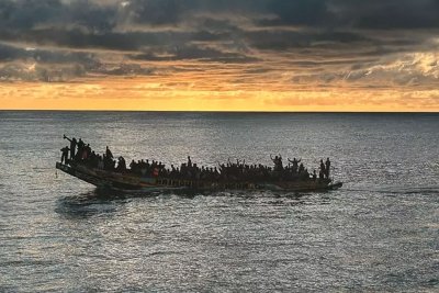 15 загинали и 150 изчезнали мигранти след преобръщане на лодка