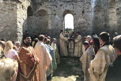 Митрополит Киприан ще отслужи литургия в потопената църква край язовир „Жребчево“