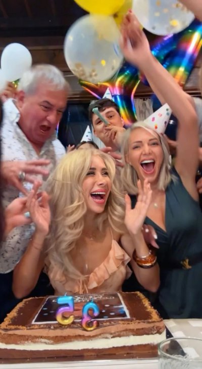 Надежда Вишева от романтичното риалити Ергенът отпразнува своя рожден ден