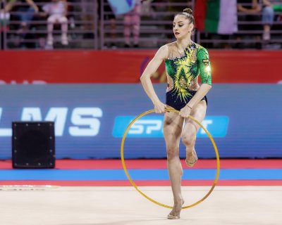 Тържественото посрещане на отбора ни по художествена гимнастика на летище