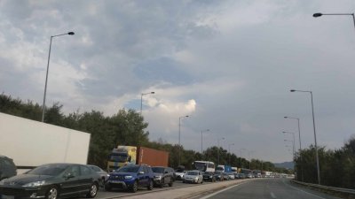 Много българи и румънци избраха петък вечер за прибиране от