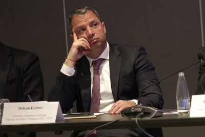 Депутатът от ГЕРБ Делян Добрев пусна слух за разцепление в