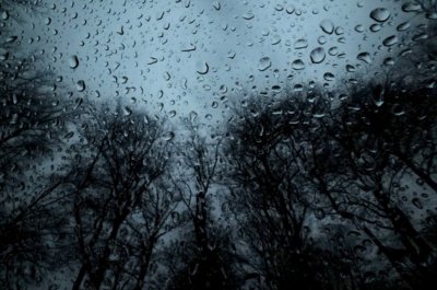 Дъжд и облаци в неделния ден