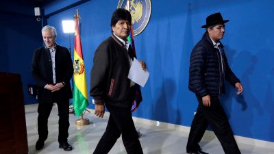 Ево Моралес напусна Боливия