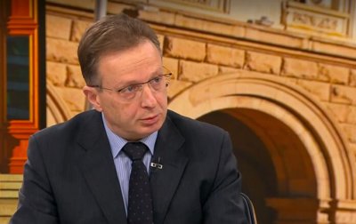 Иван Сотиров: "Спасителят" Доган задмина комунистическите диктатори 