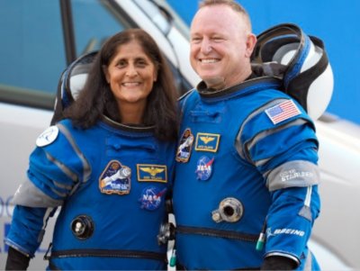 Технически проблеми с космическия кораб Старлайнър означават че двама астронавти