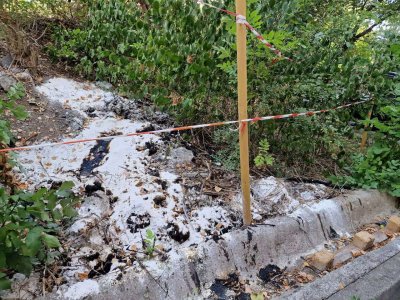 Повече от месец в столичния квартал Младост извира нефт от