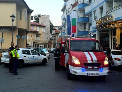 Пожар в хотел в Созопол, евакуираха хора