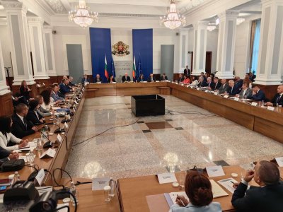 Главчев към областните: Не мълчете, звънете на министрите