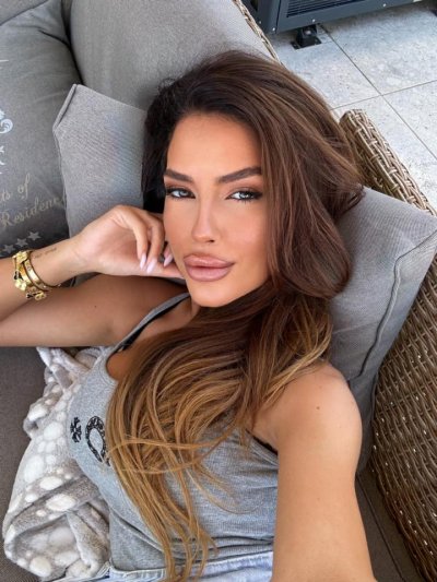 Тита явно се е замогнала защото в последно време демонстрира