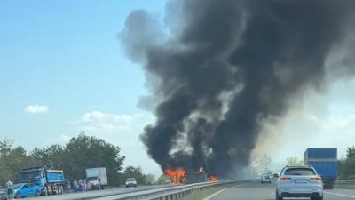 Адско задръстване на АМ Тракия в посока София Шофьори съобщават