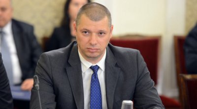 Депутатите отложиха отстраняването на Антон Славчев от Антикорупционната комисия