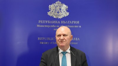 Просветният министър: Най-важната задача на учителите е да научат децата да бъдат хора 