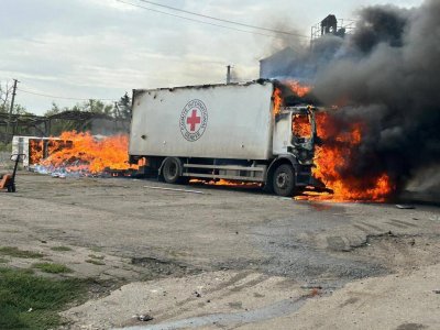 Руските сили са атакували автомобили на Червения кръст в украинската