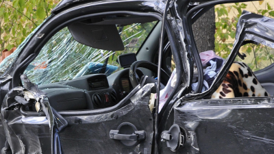 Млада жена е с опасност за живота след тежка катастрофа станала на