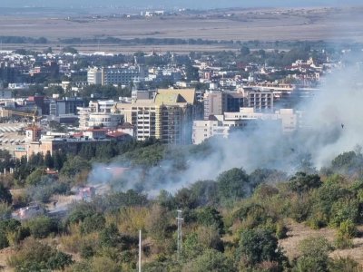 Пламна пожар край Свети Влас