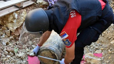 Артилерийски снаряд датиращ от Първата световна война и тежащ почти