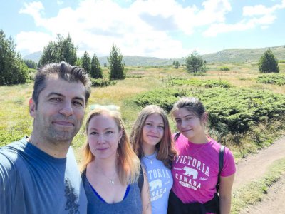 Лидерът на Продължаваме промяната Кирил Петков се гордее с гърстата