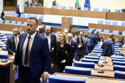 Заседанието на парламента беше прекратено заради липса на кворум След