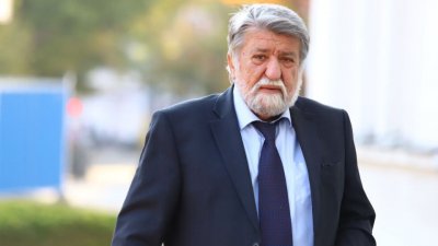 Вежди Рашидов спечели и на трета инстанция делото за клевета