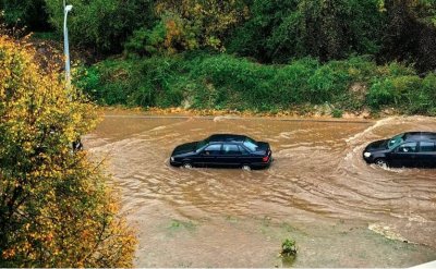 Перник е под вода след излял се проливен дъжд в