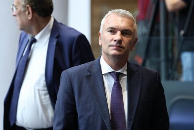 Председателя на Народното събрание Рая Назарян свика извънредно заседание на