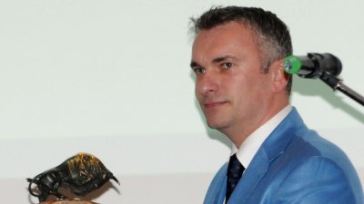 Деребеите на Доган са натикани в ъгъла Те се готови