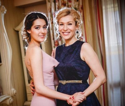 Гала и дъщеря й вече са готови да посрещнат новия