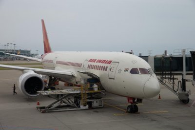 Самолет на Air India кацна аварийно в Канада