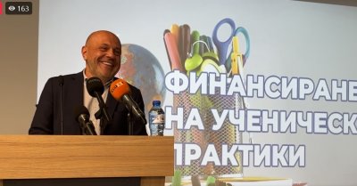 Томислав се подигра на Денков: С личен принос ли увеличихте раждаемостта? 