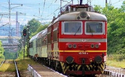 БДЖ ремонтира 10 влака за 20 млн. лева