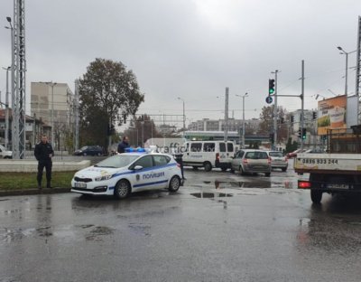 Верижна катастрофа с полицейска кола в Пловдив