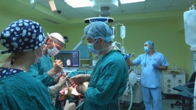 Уникална операция: Лекари спасиха пациент с мозъчен тумор над 1 кг. 