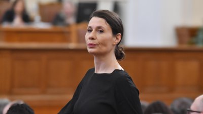 Иво Апостолов прави шокиращо разкритие за Елисавета Белобрадова от ДБ