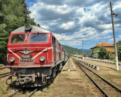 БДЖ: Смяната на часовото време ще засегне движението на 14 влака в нощта срещу неделя