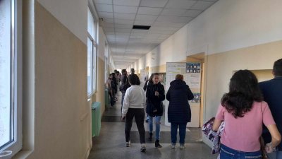 В повече от 300 от всички 635 секции в 23