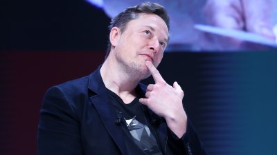 Милиардерът основател на Tesla и Space X Илон Мъск едва