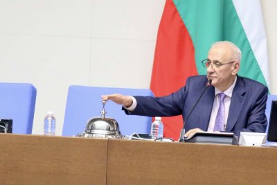 Депутатите от 51 вия парламент полагат клетва Основният въпрос е ще