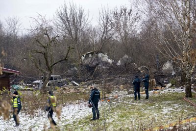 Товарен самолет падна върху къща във Вилнюс