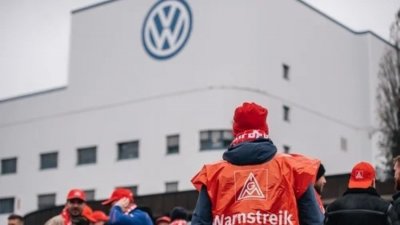 70 000 служители на Volkswagen стачкуват